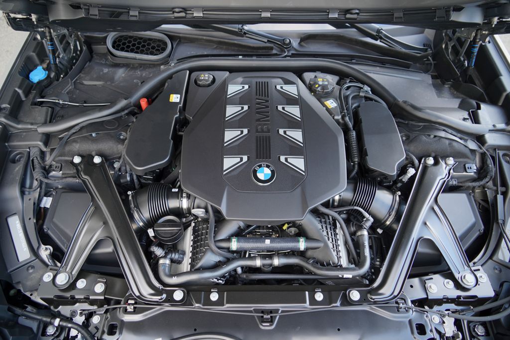 Thumbnail: 2026 BMW 7 Series - 21