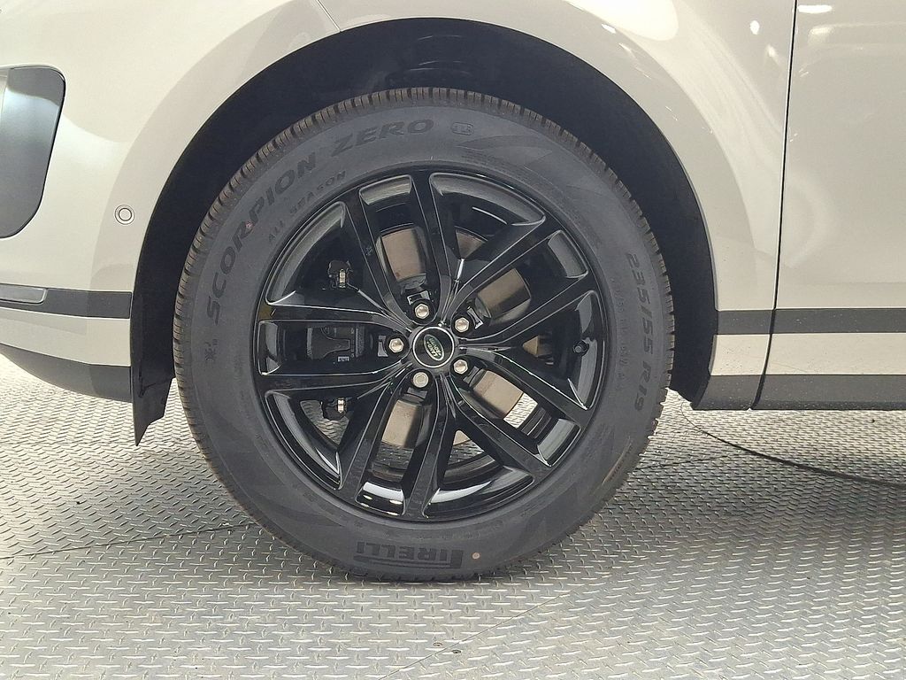 Thumbnail: 2026 Land Rover Range Rover Evoque - 5