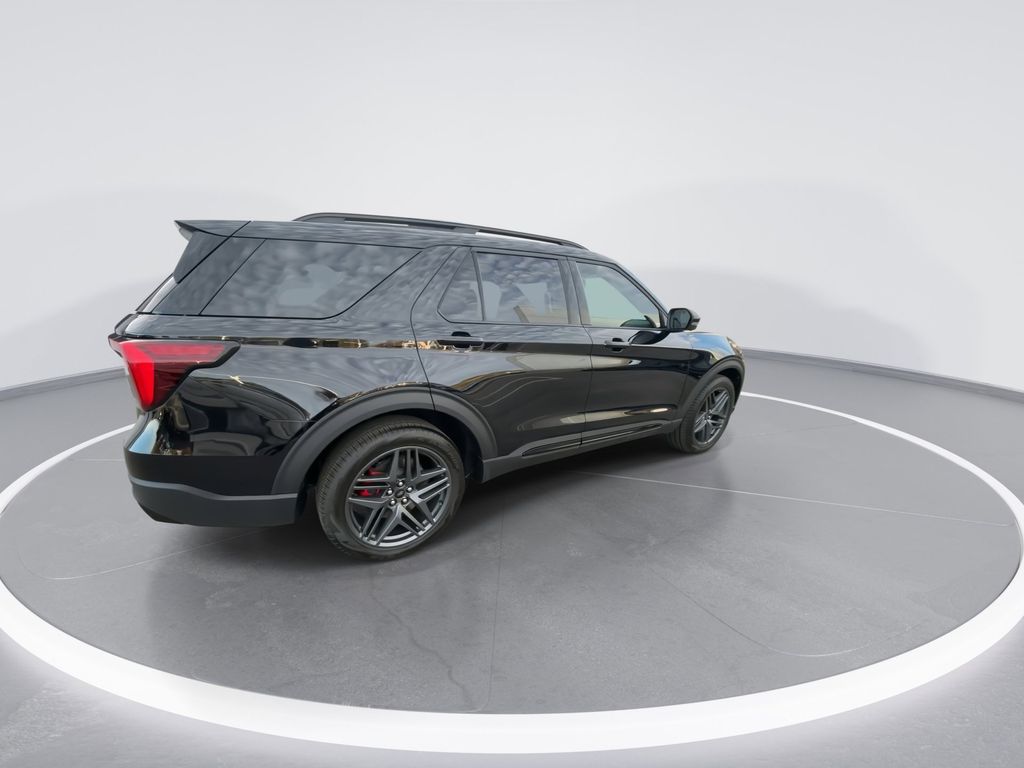 New 2026 Agate Black Metallic Ford ST image 8