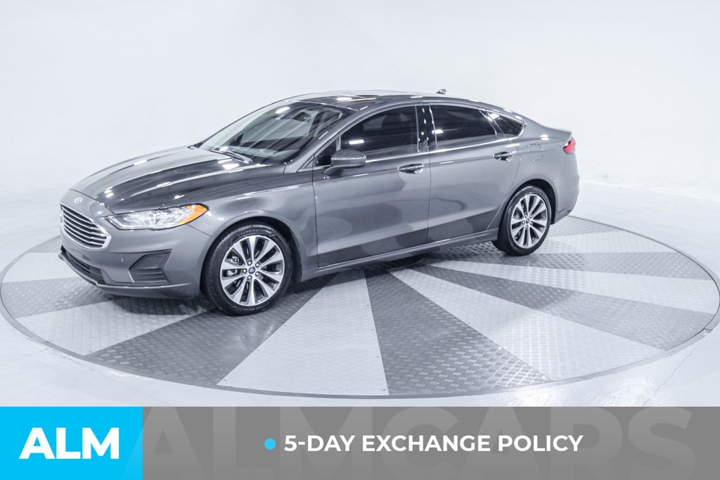 2020 Ford Fusion SE photo 3