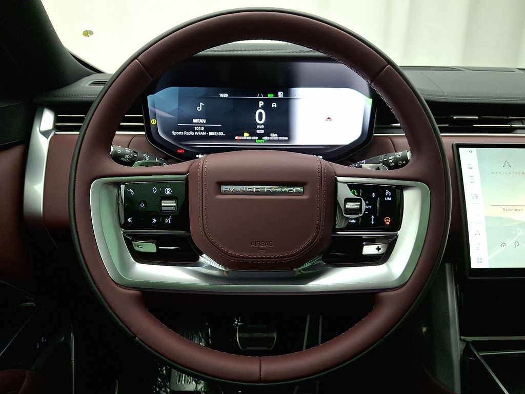 2025 Land Rover Range Rover SE 16