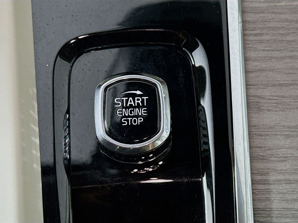 Used 2023 Blue Volvo Ultimate image 28