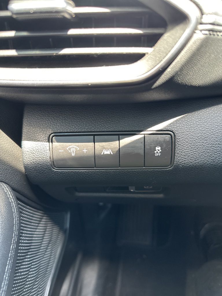 2022 Hyundai Santa Fe SE 16
