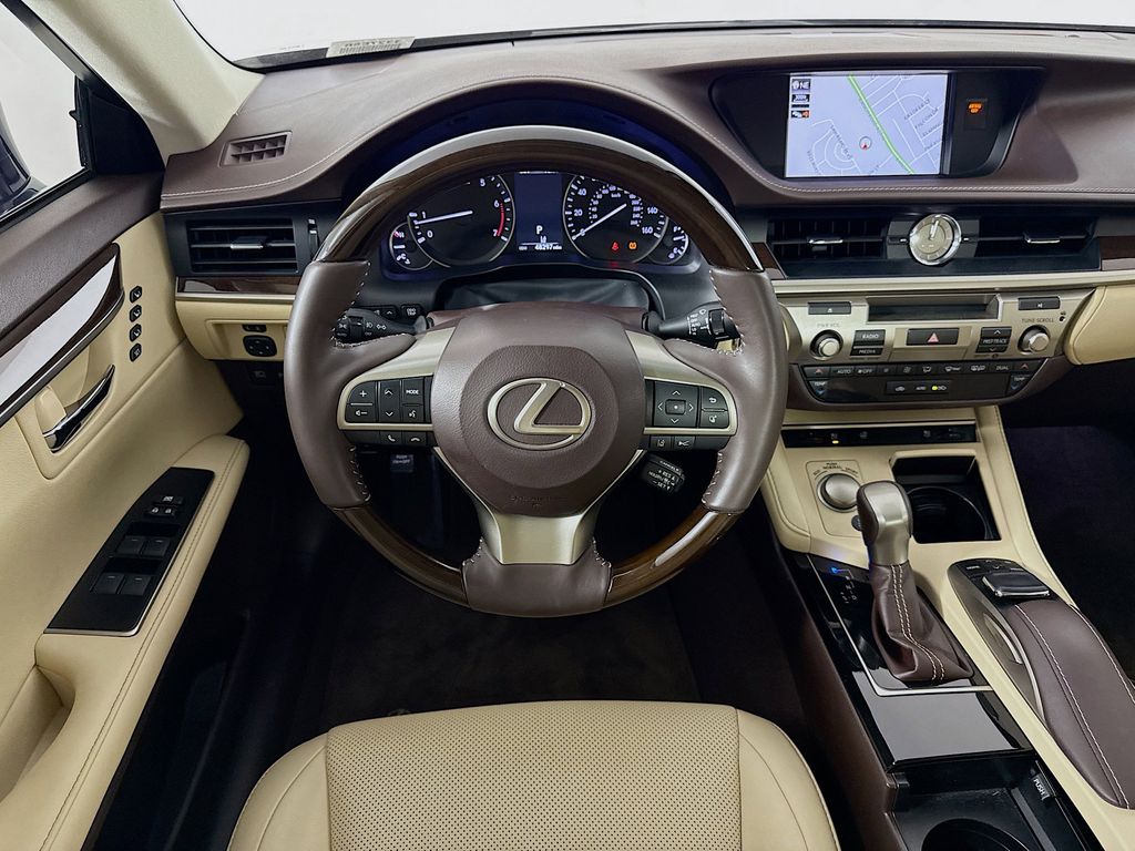 Thumbnail: 2018 Lexus ES - 23