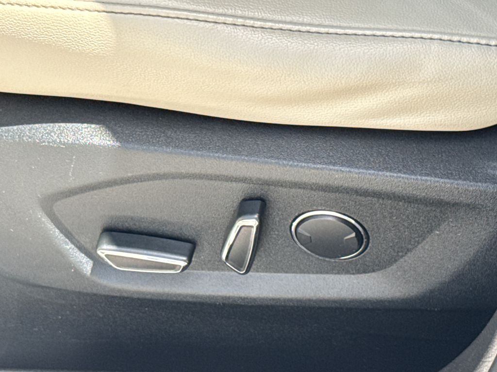 Used 2016 White Ford Titanium image 24