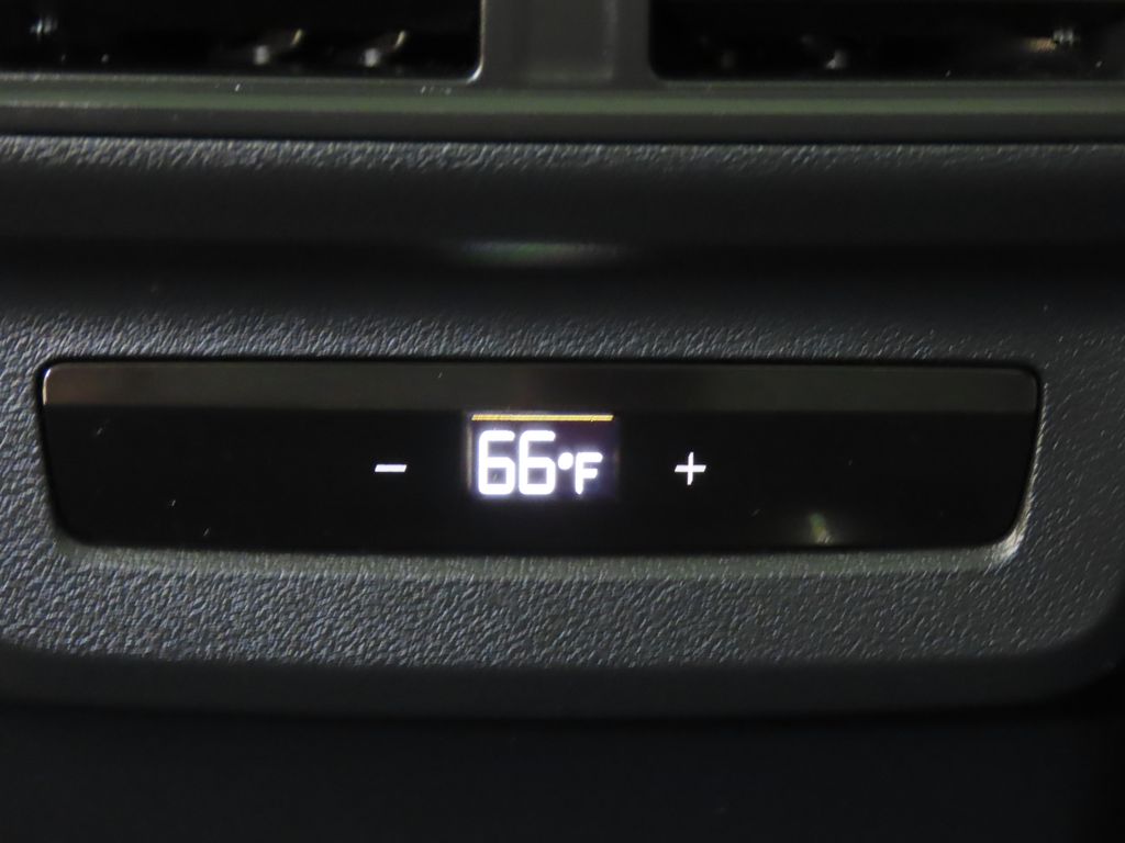 Thumbnail: 2025 Audi Q5 - 25