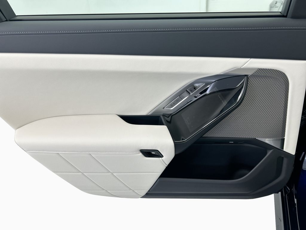 Thumbnail: 2026 BMW i7 - 25