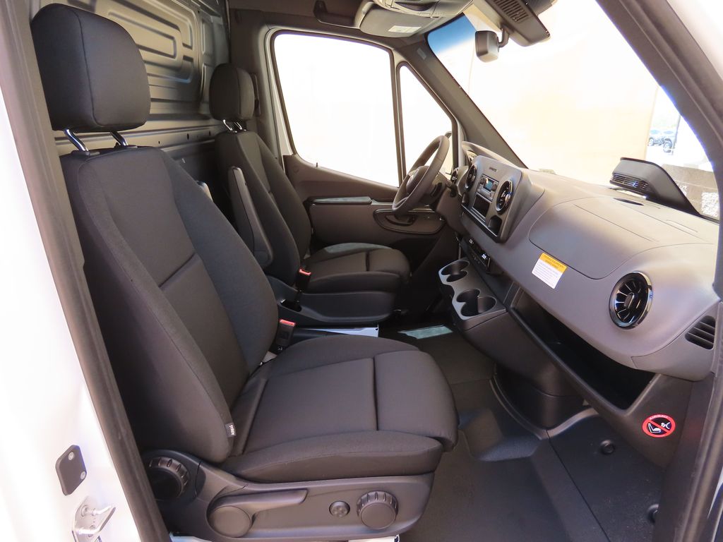 Thumbnail: 2026 Mercedes-Benz Sprinter - 20
