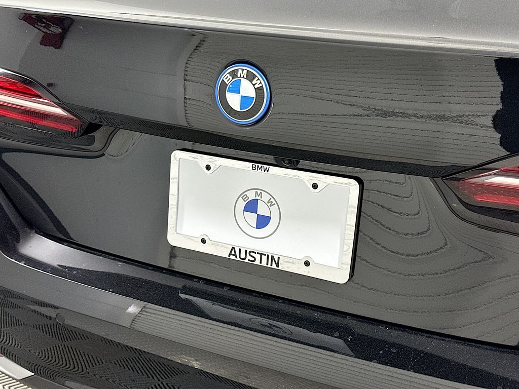 Thumbnail: 2025 BMW i5 - 22