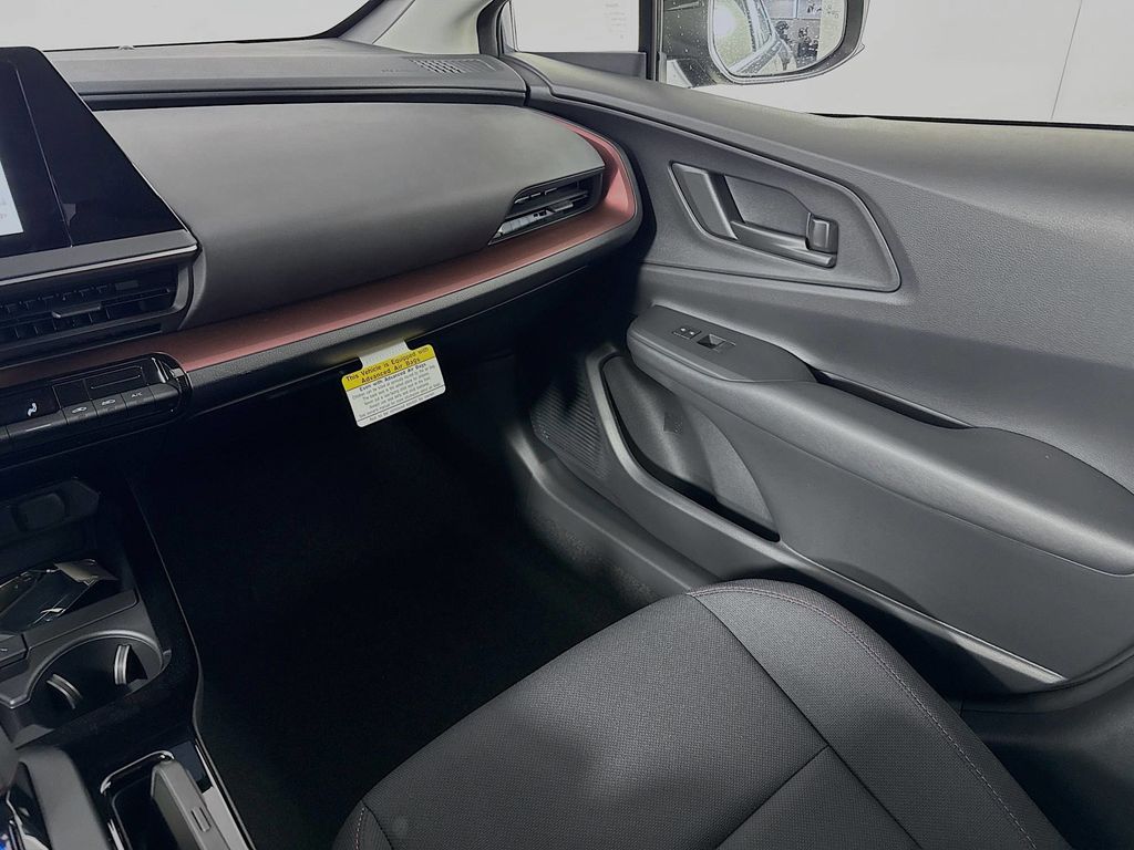 2026 Toyota Prius Plug-in Hybrid SE - Photo 23