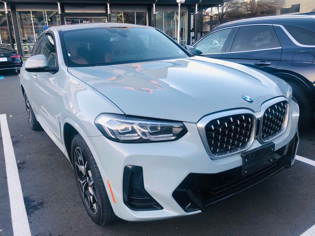 Thumbnail: 2022 BMW X4 - 2