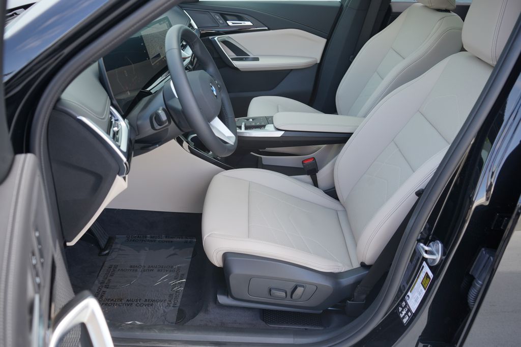 Thumbnail: 2025 BMW X1 - 9