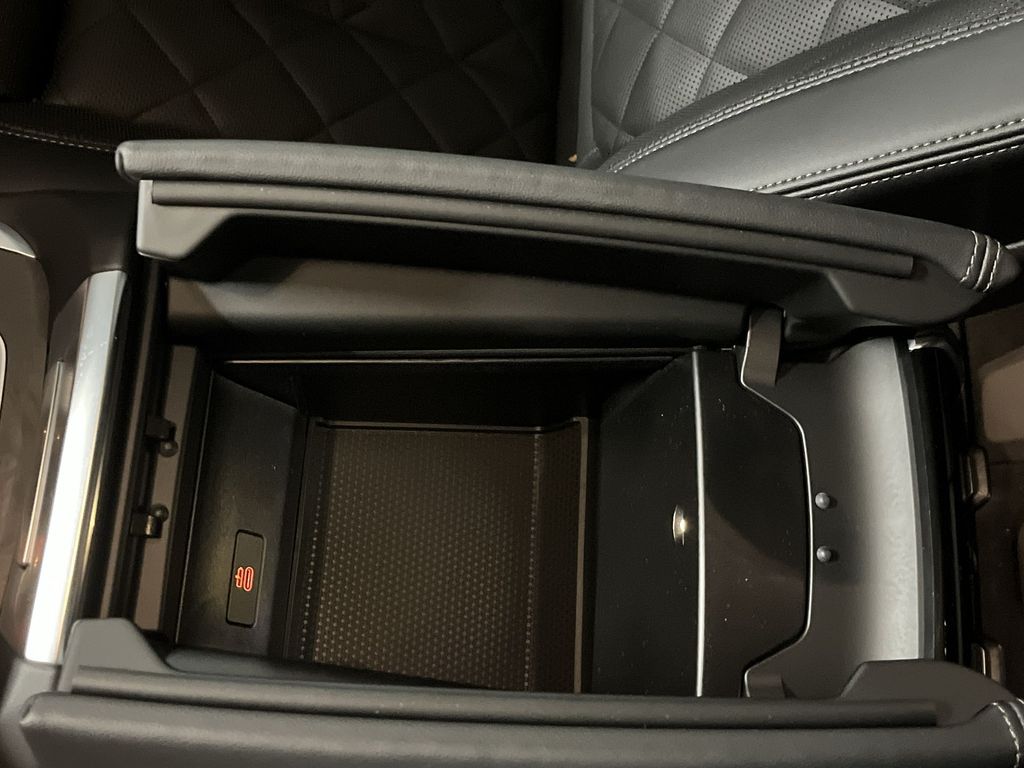 Thumbnail: 2026 BMW X7 - 21