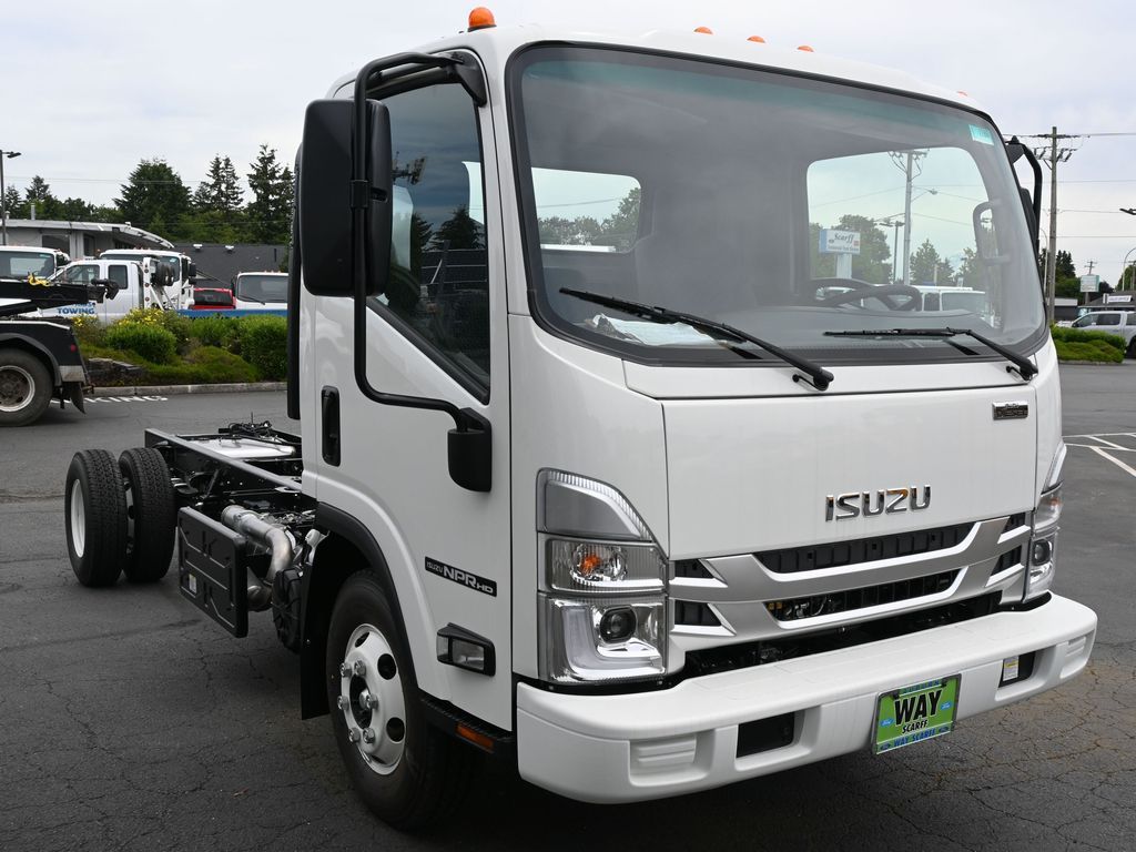 2024 Isuzu NPR HD 