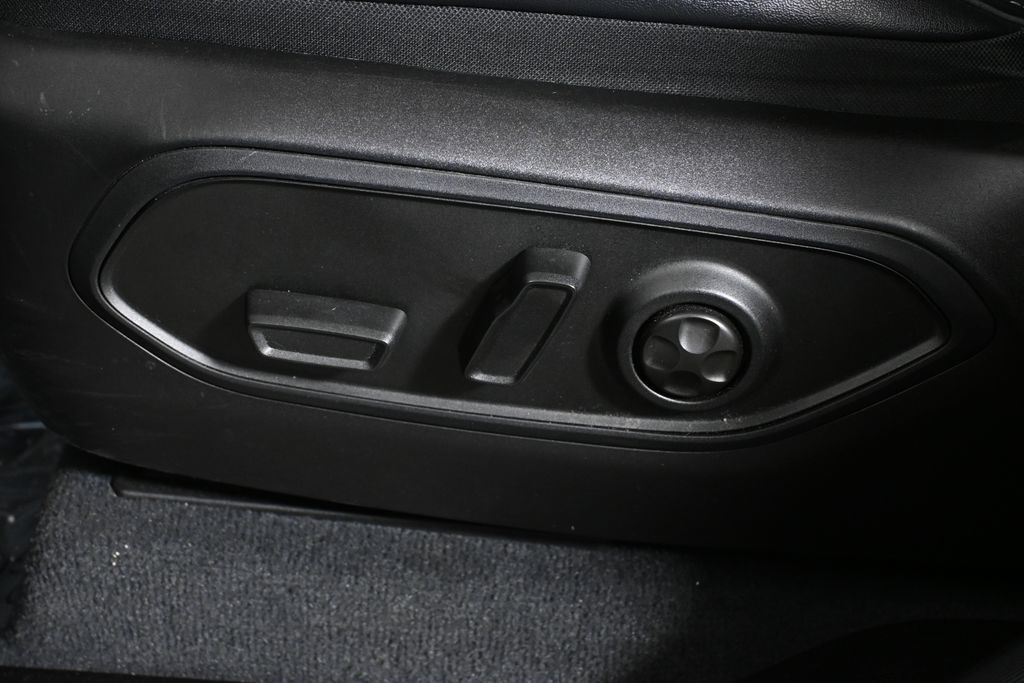 Thumbnail: 2023 Jeep Grand Cherokee - 29