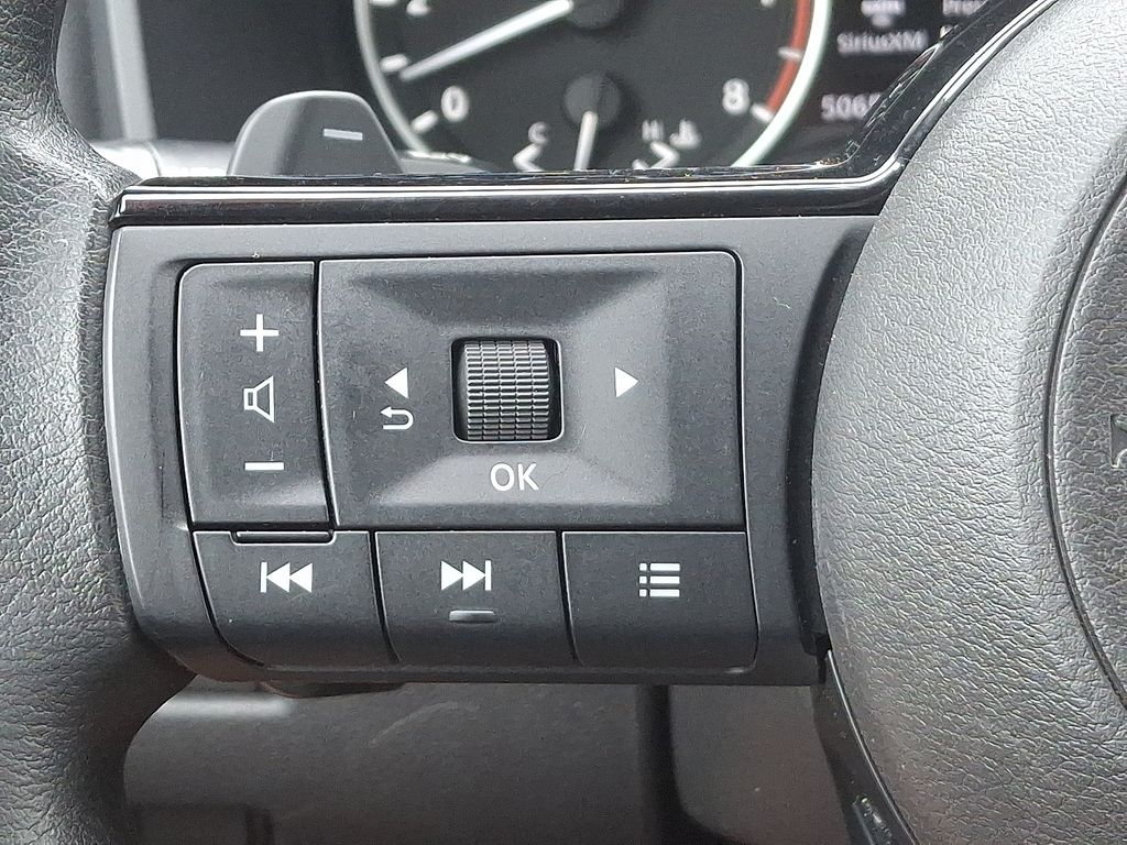 2021 Nissan Rogue SV 21