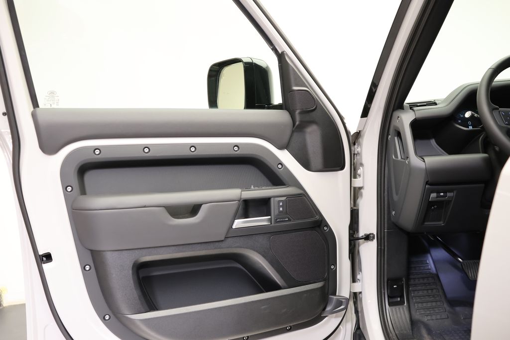 Thumbnail: 2026 Land Rover Defender - 26