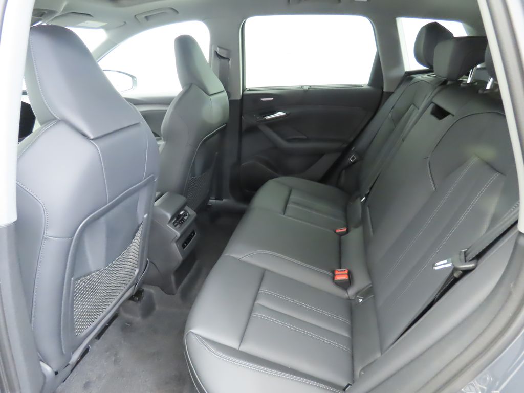 2025 Audi Q6 e-tron Premium 23