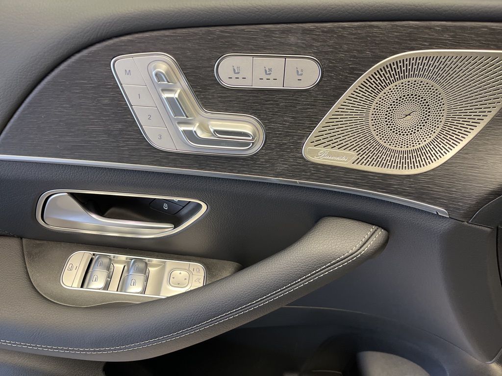 Thumbnail: 2026 Mercedes-Benz GLE - 12