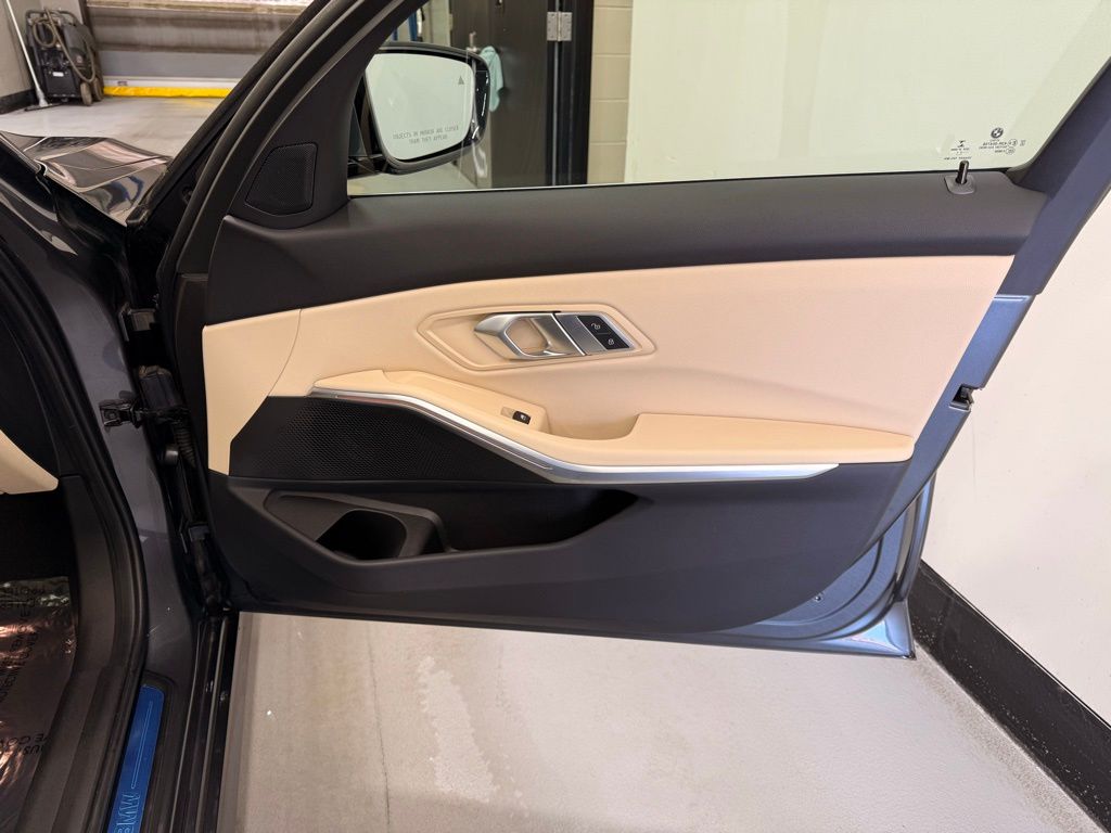 2021 BMW 3 Series 330i xDrive 29