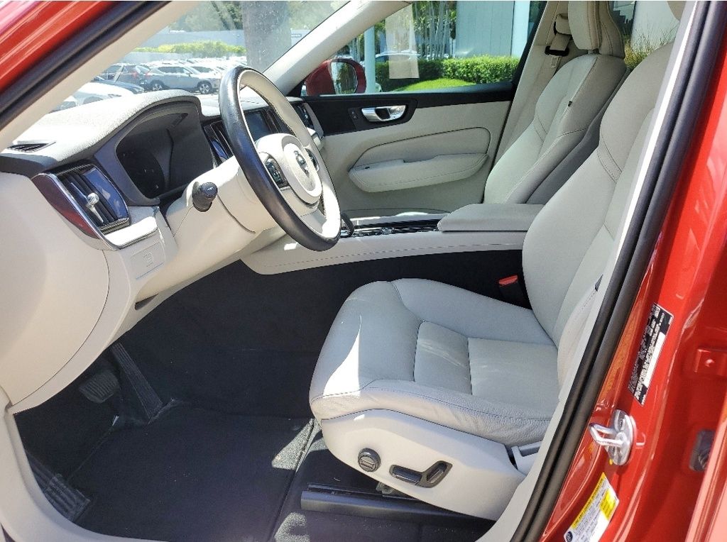 2023 Volvo XC60 Plus - Photo 11