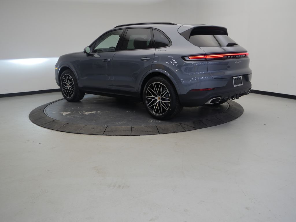 Thumbnail: 2026 Porsche Cayenne - 3