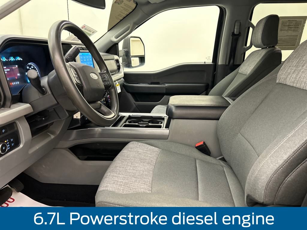 2023 Ford F-250 XLT photo 4