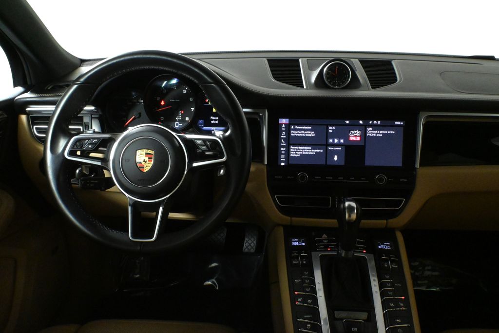 Thumbnail: 2019 Porsche Macan - 18