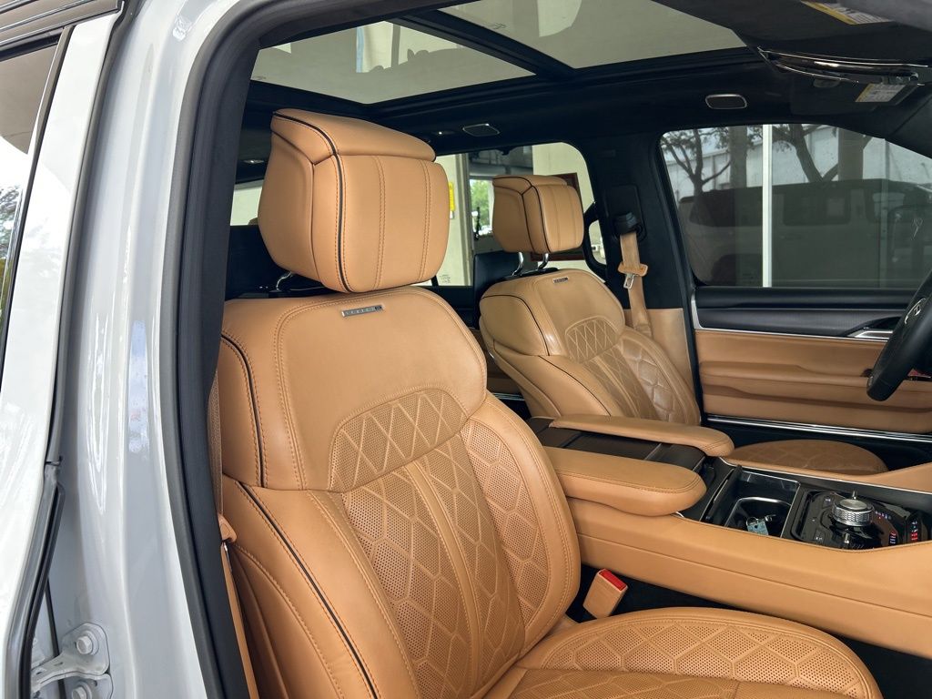 Used 2025 White Jeep Series III image 27