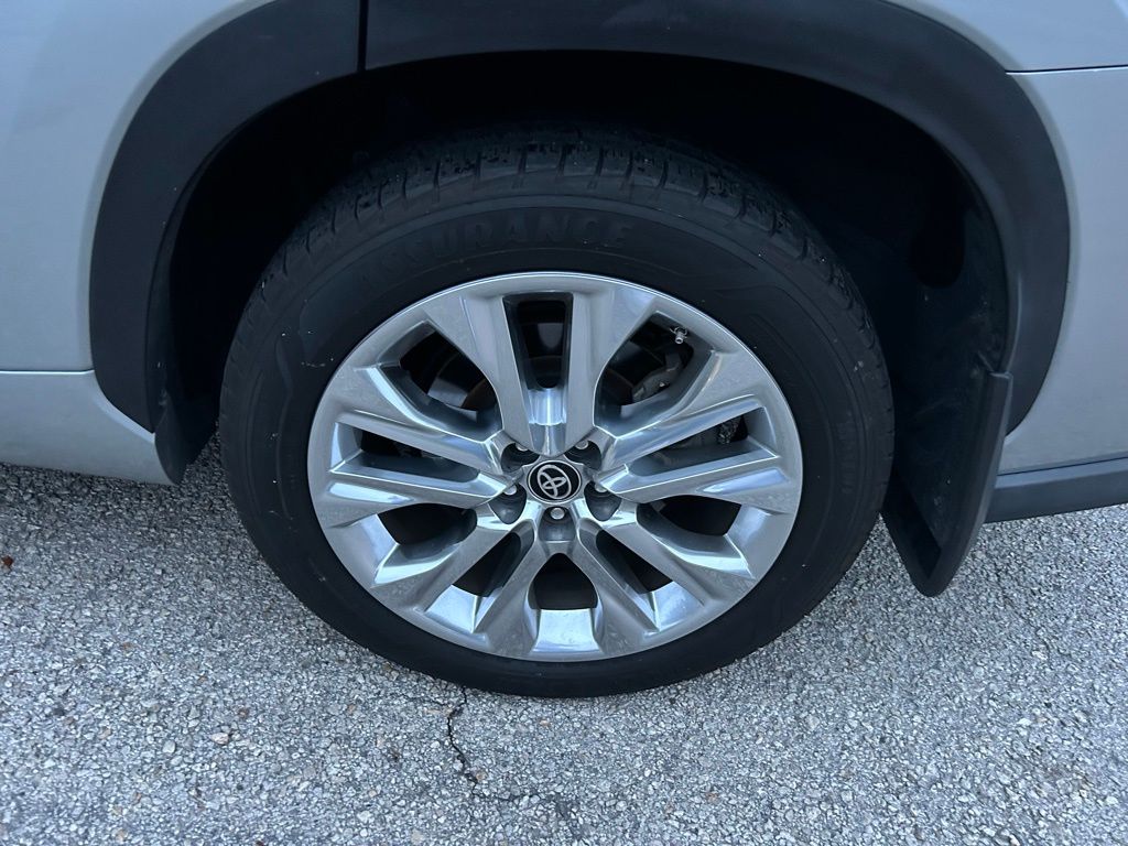 Thumbnail: 2021 Toyota Highlander - 8