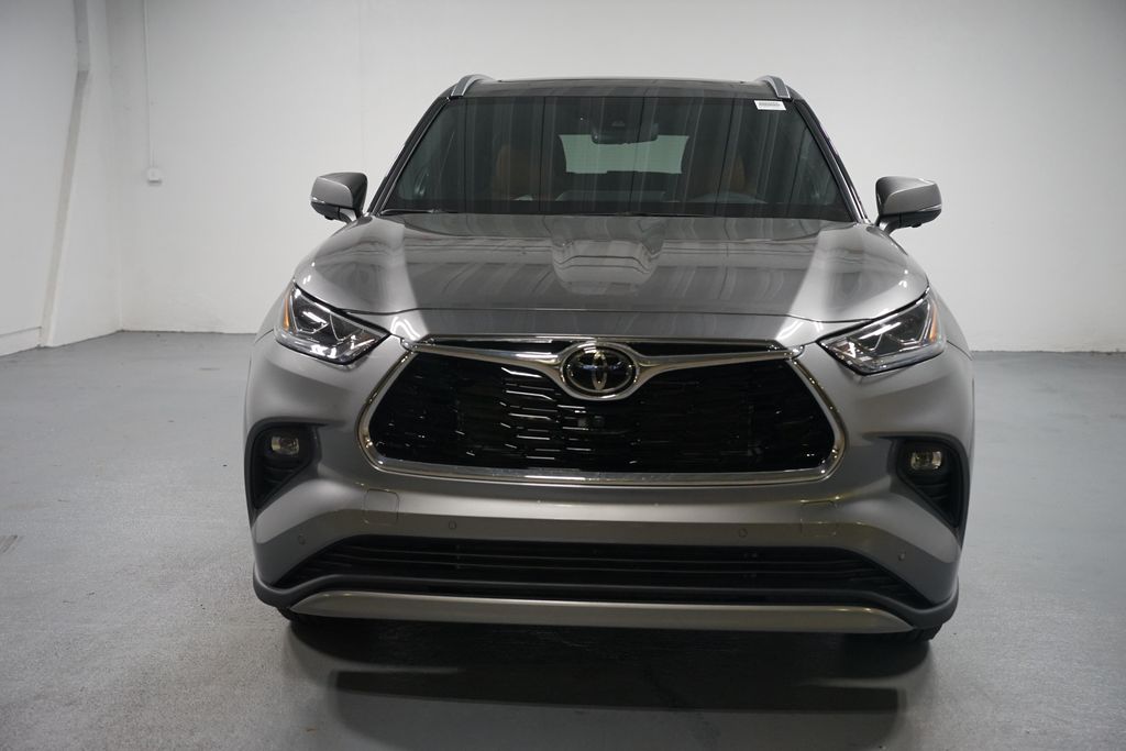 Thumbnail: 2025 Toyota Highlander - 2