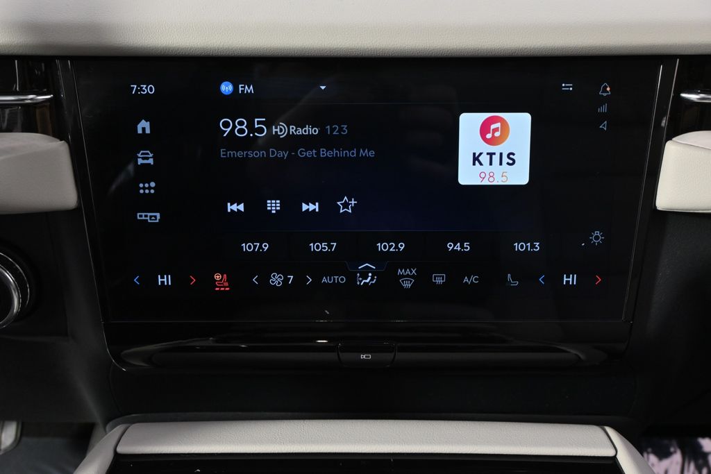 New 2026 White Lincoln Reserve image 29