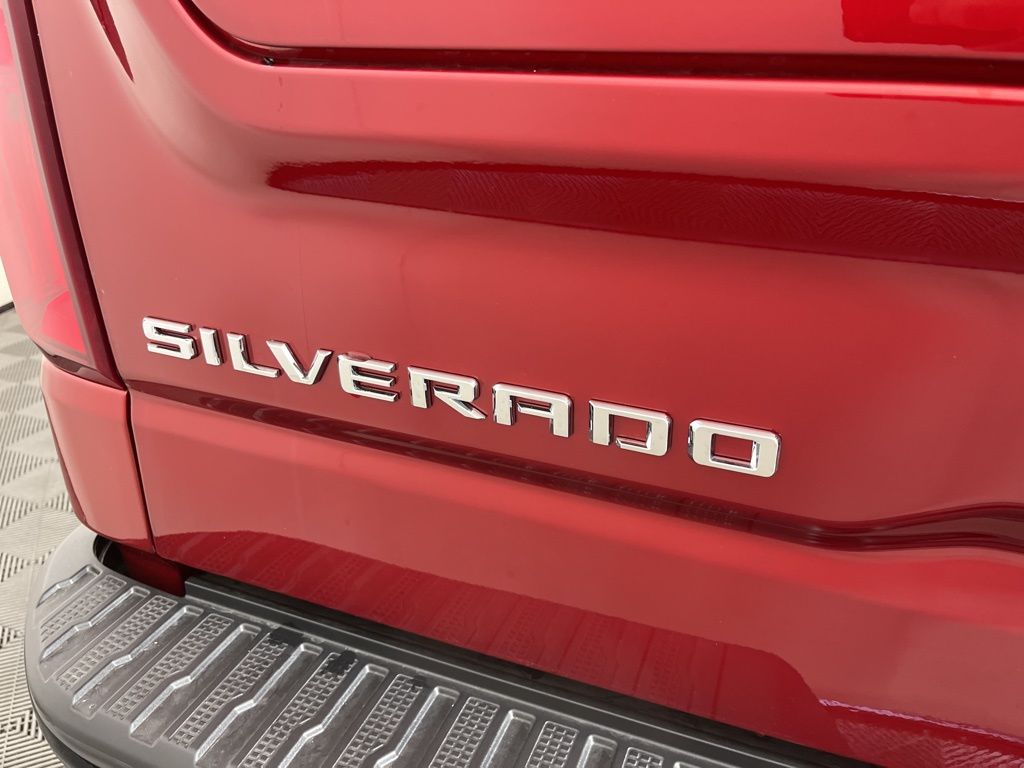 2025 Chevrolet Silverado 1500  3