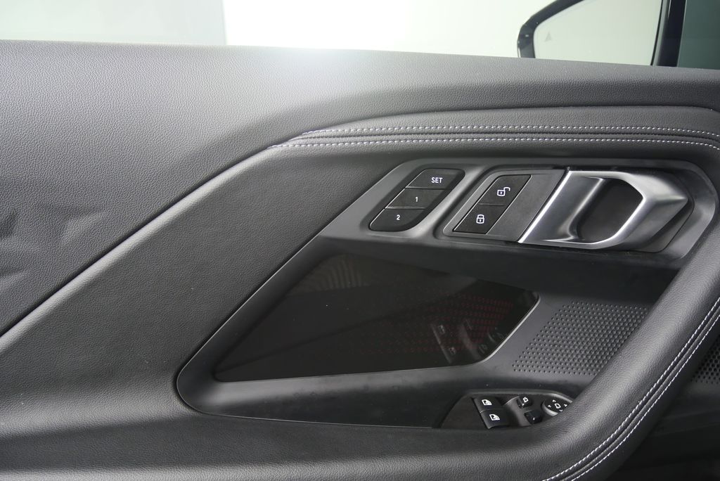 Thumbnail: 2024 BMW 2 Series - 9