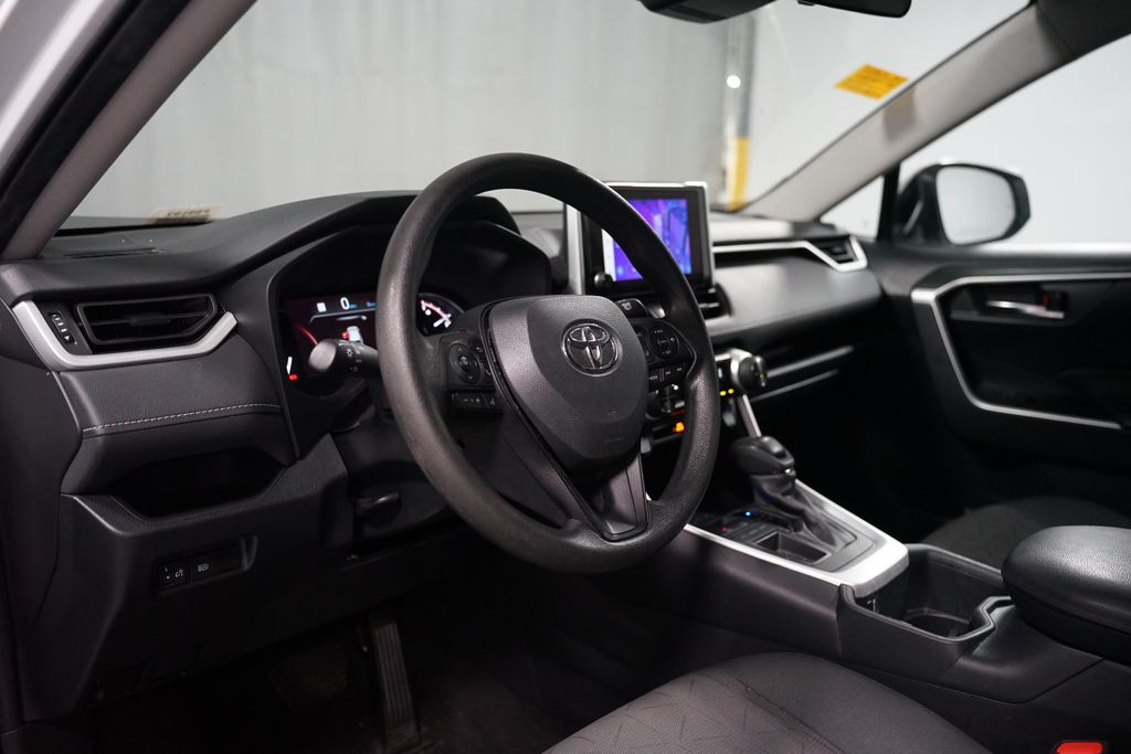 Thumbnail: 2024 Toyota RAV4 - 6