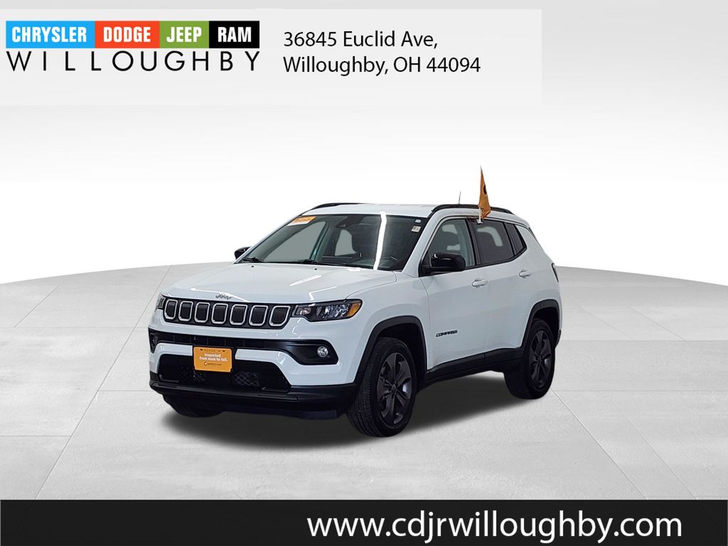 Bright White Clearcoat 2022 Jeep Compass Latitude Lux 4WD SUV / Crossover Four-Wheel Drive 9-Speed Automatic