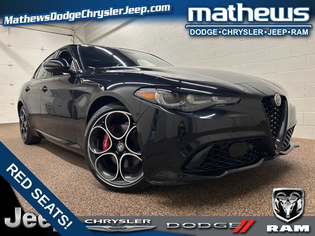 Vulcano Black Metallic 2024 Alfa Romeo Giulia Veloce AWD Sedan All-Wheel Drive 8-Speed Automatic