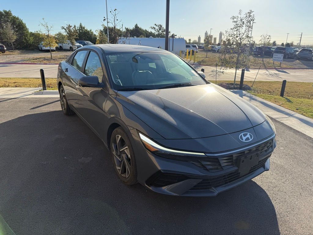 Thumbnail: 2024 Hyundai Elantra - 3