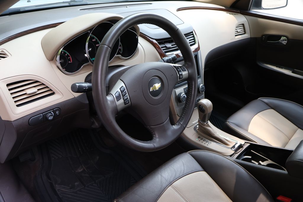 Thumbnail: 2012 Chevrolet Malibu - 25