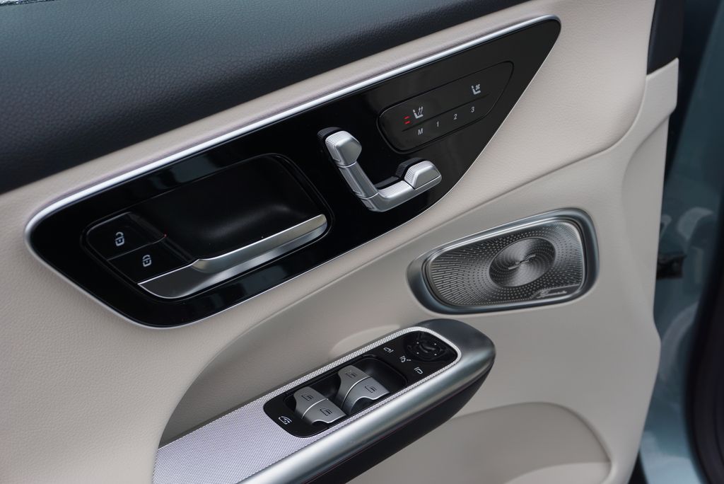 Thumbnail: 2026 Mercedes-Benz GLC - 23