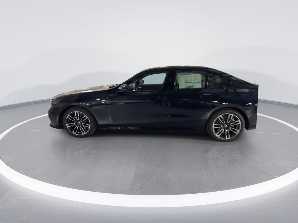 Thumbnail: 2025 BMW 5 Series - 5