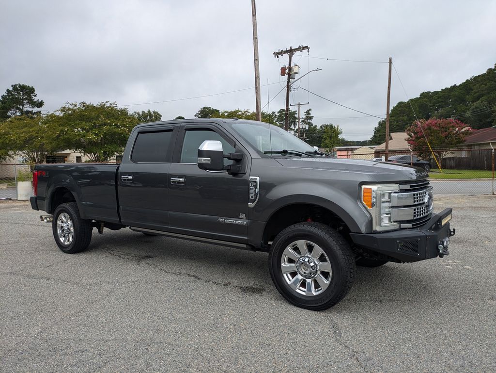  2017 Ford F-350 Super Duty Platinum Crew Cab 4WD   