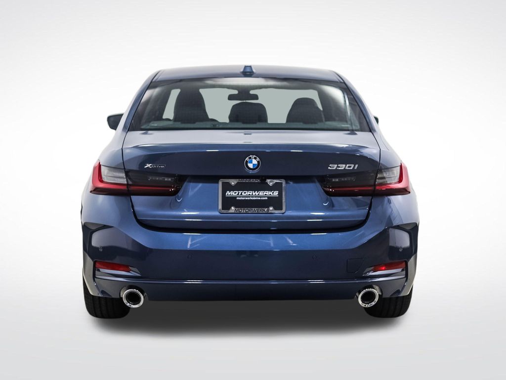 Thumbnail: 2026 BMW 3 Series - 4