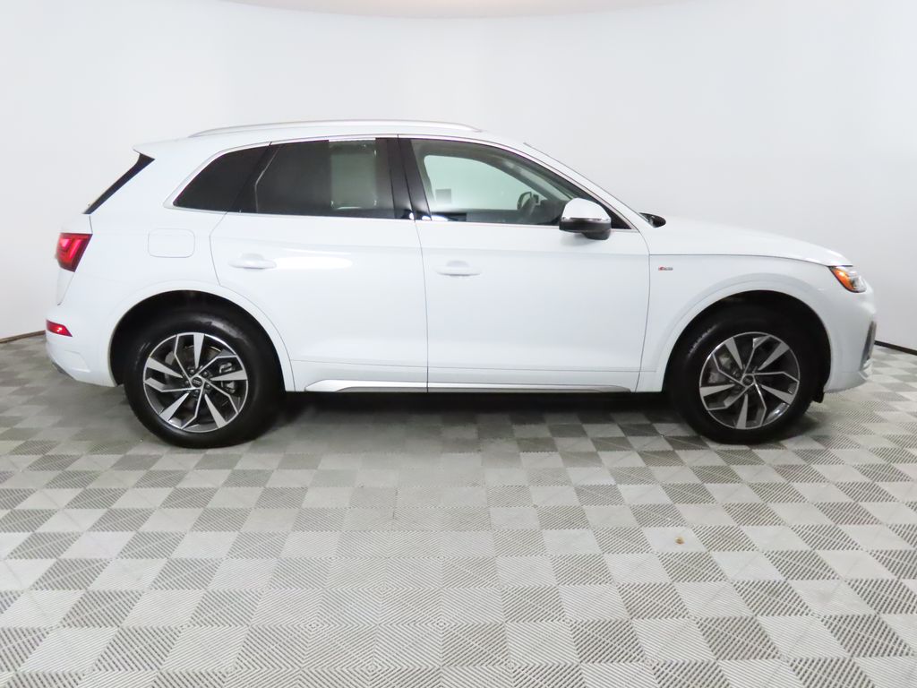 Thumbnail: 2025 Audi Q5 - 6