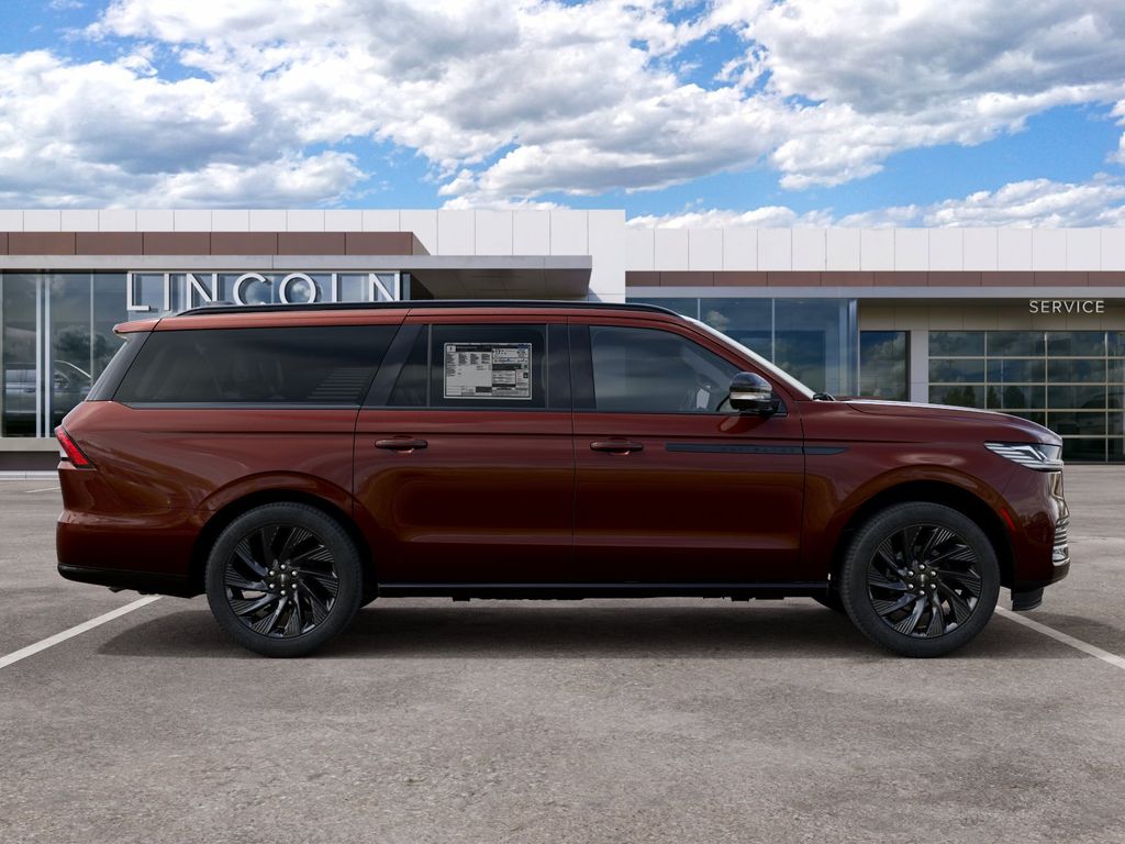 Thumbnail: 2027 Lincoln Navigator L - 5