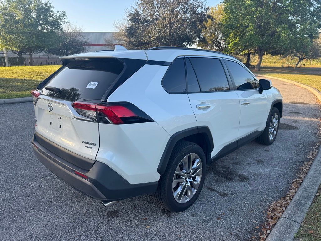 2019 Toyota RAV4 Limited 5