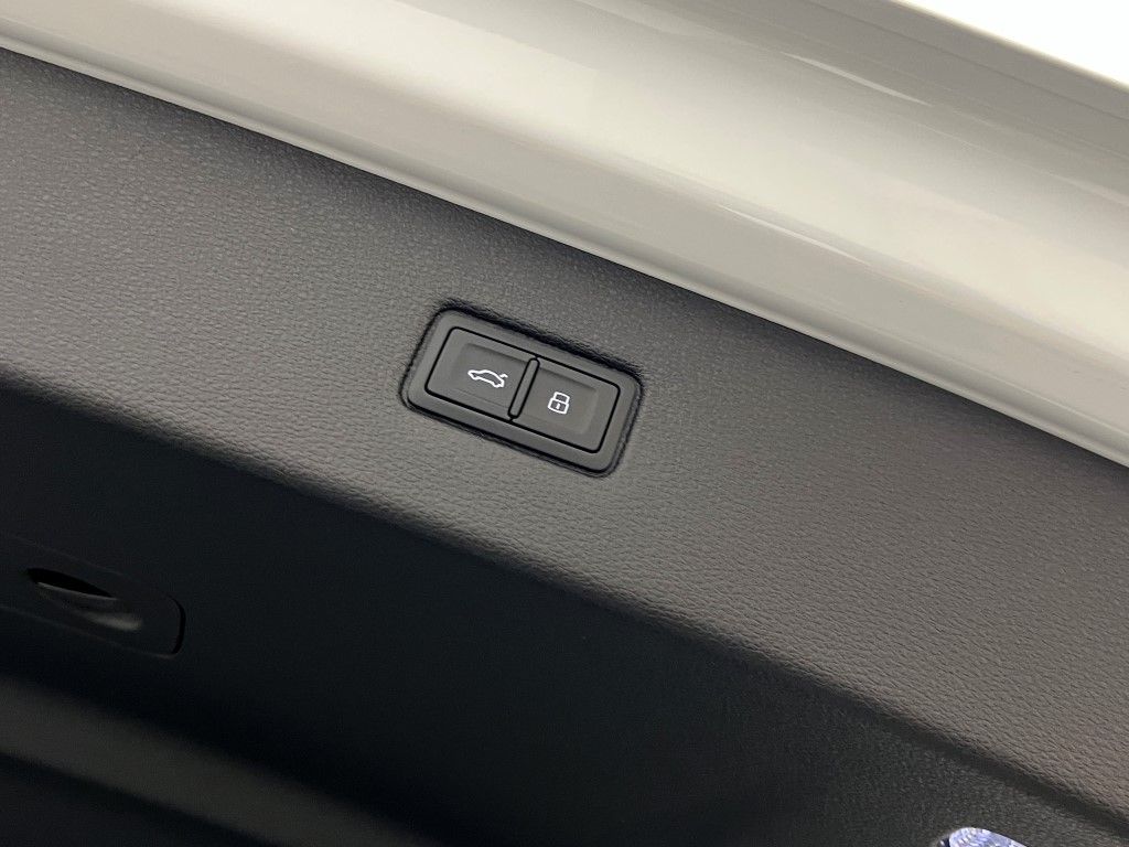 Thumbnail: 2026 Audi Q7 - 11