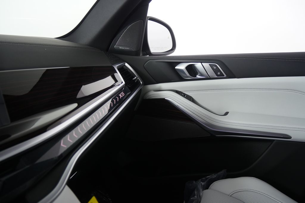 Thumbnail: 2026 BMW X5 - 24
