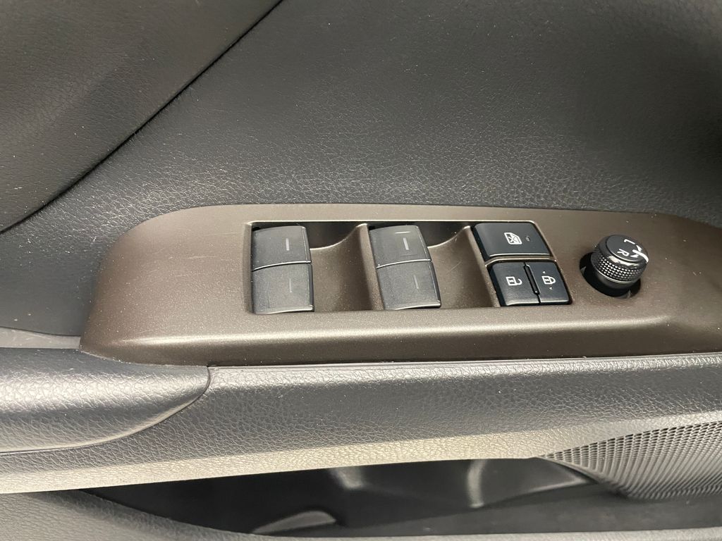 2022 Toyota Camry SE 10