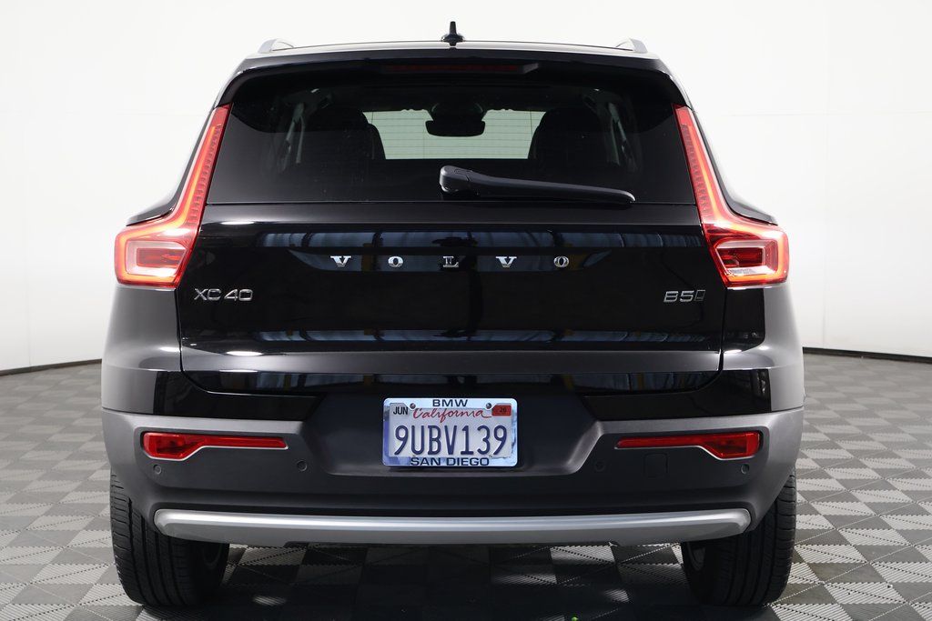 Thumbnail: 2025 Volvo XC40 - 5